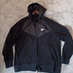 Great condition mens pre owned Nike jacket worn one time size X-Large